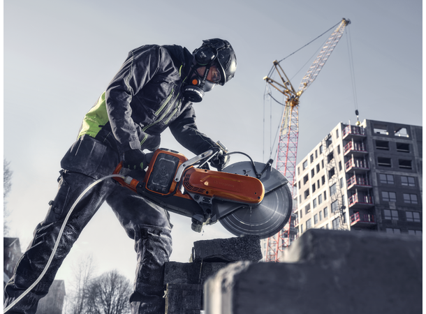K 1 PACE MOTORKAPPESAG 14" X-HALT™ Husqvarna - Batteridrevet 