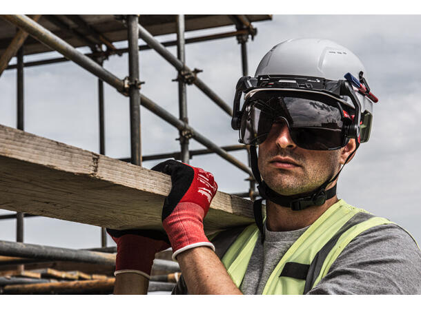 VERNEHJELM BOLT™ 200 HVIT VENTILERT Milwaukee 